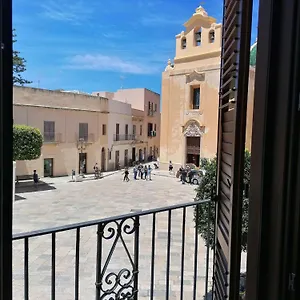  Appartamento Le Case In Piazza ***** Italia